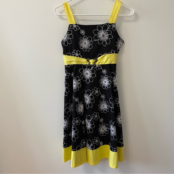 RARE EDITIONS BLACK AND YELLOW BUTTERFLY FLOWER DRESS - Picture 1 of 9